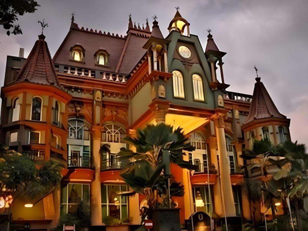 Gajahmada Graha Hotel Malang Buitenkant foto