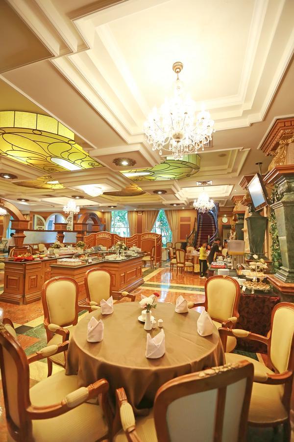 Gajahmada Graha Hotel Malang Buitenkant foto