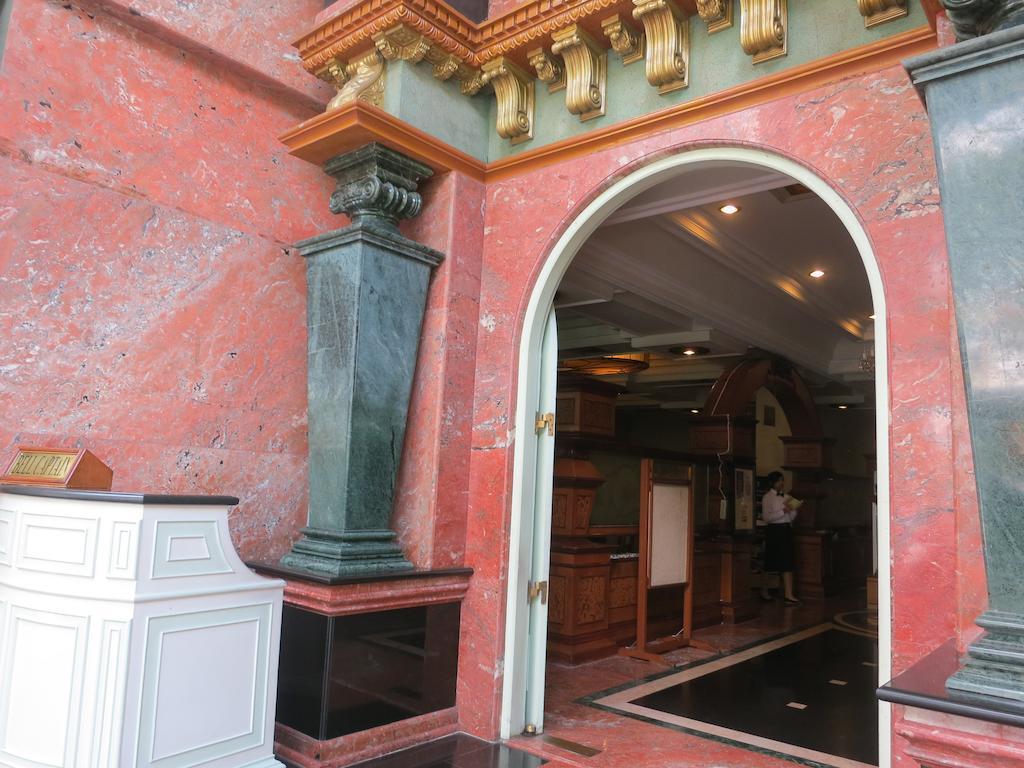 Gajahmada Graha Hotel Malang Buitenkant foto