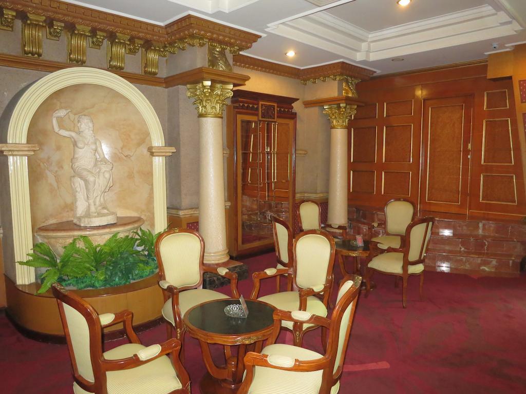 Gajahmada Graha Hotel Malang Buitenkant foto
